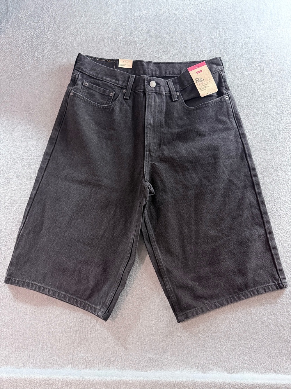 Levi’s - Men's 470 Baggy Denim Jean Shorts